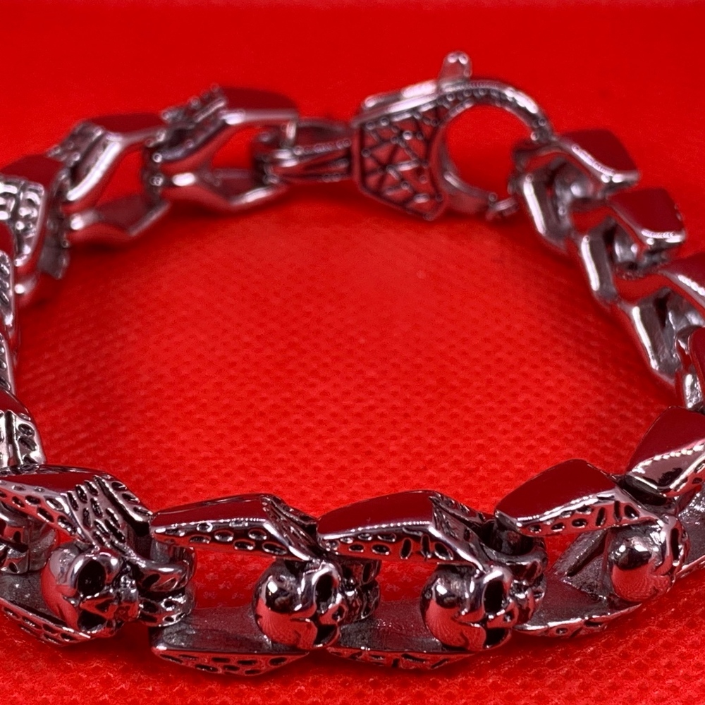 COPY - STAINLESS STEEL SKULL LINK BRACELET